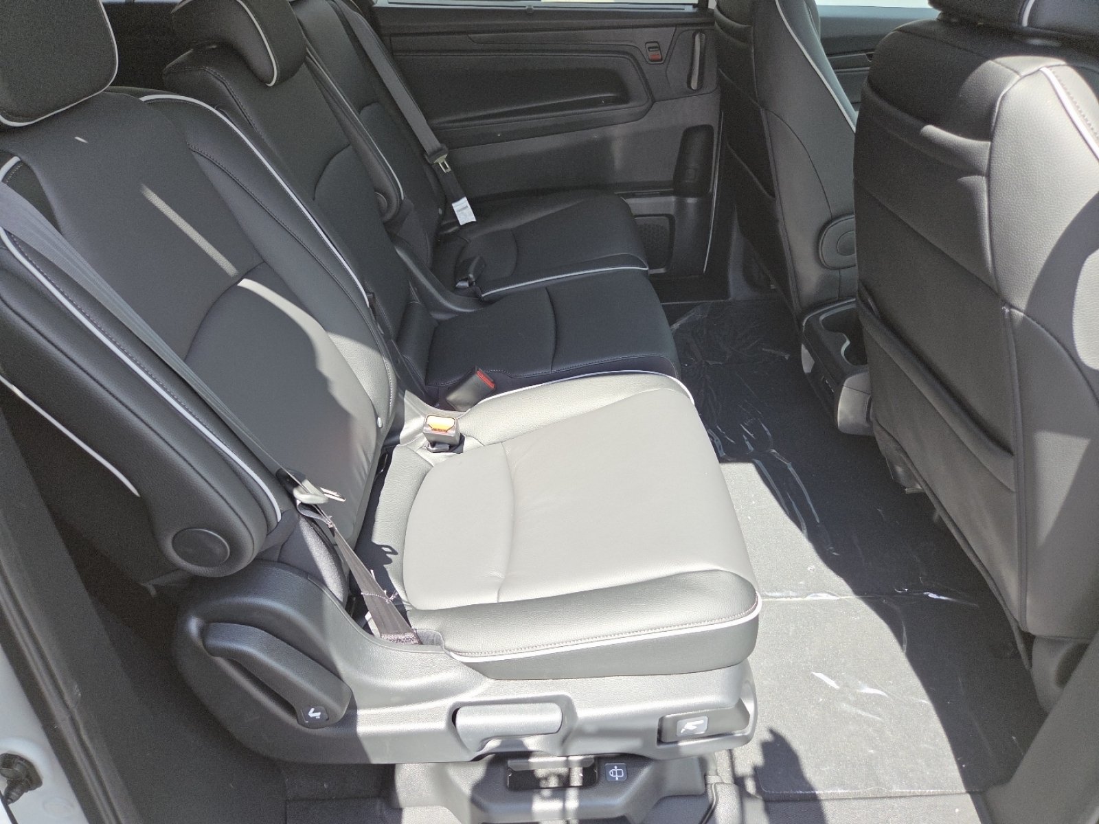 New 2026 Platinum White Pearl Honda Touring image 27