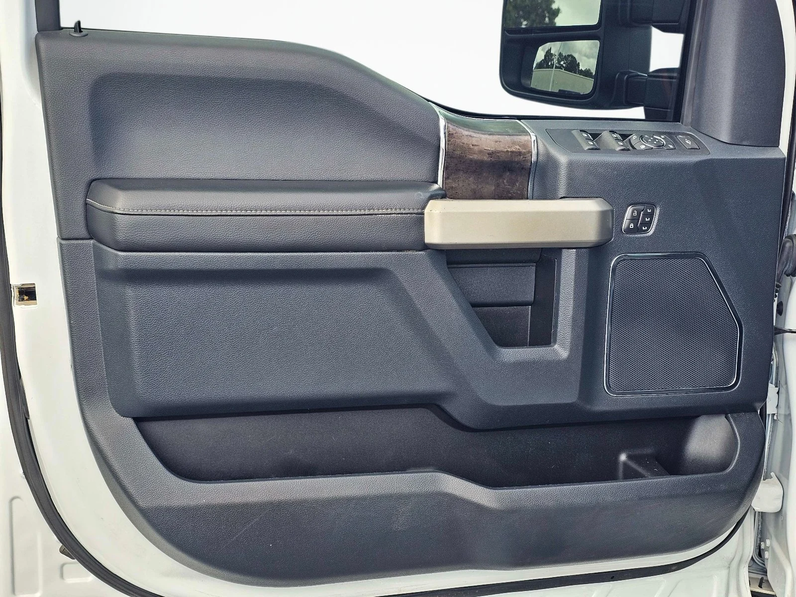 Used 2022 Oxford White Ford LARIAT image 14