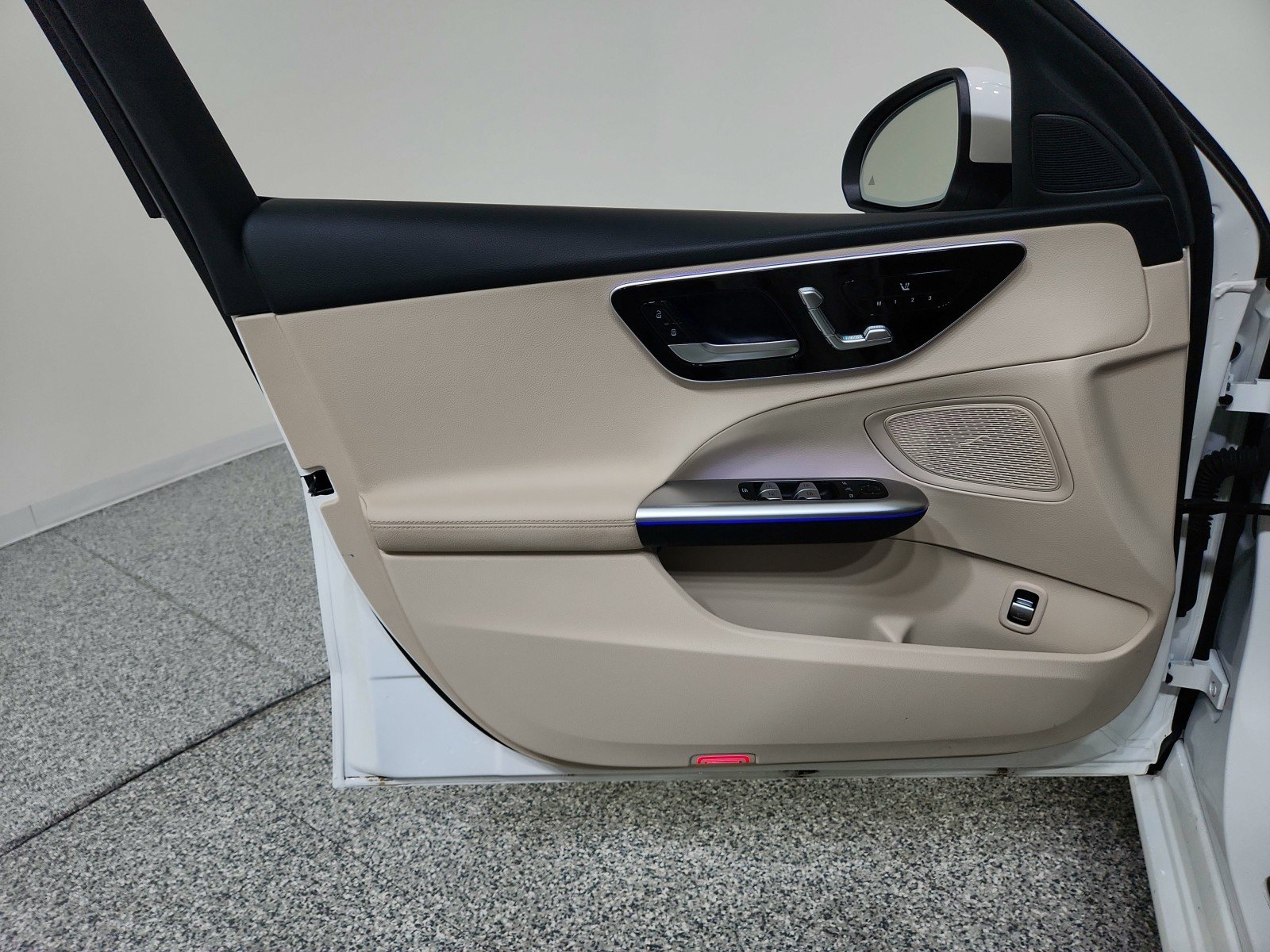 Used 2022 Polar White Mercedes-Benz C 300 image 26