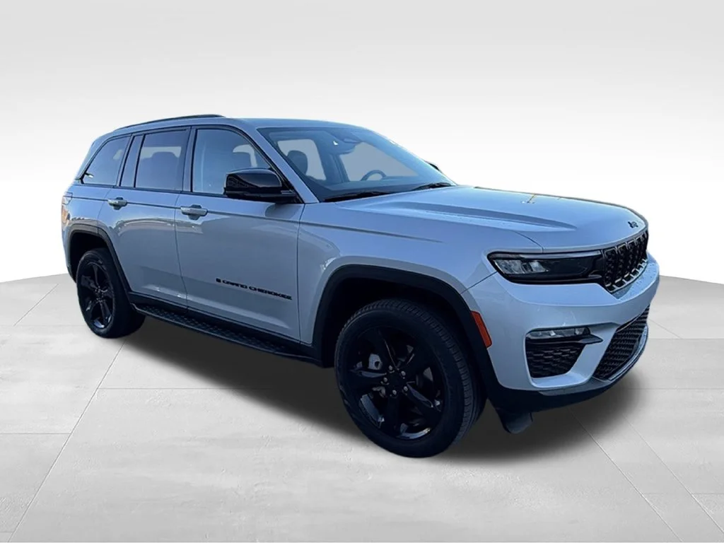Used 2024 Silver Jeep Limited image 5