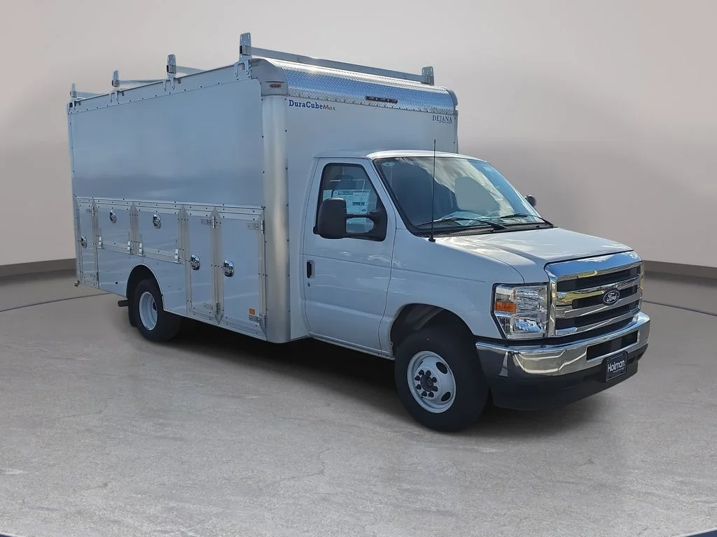 New 2026 Oxford White Ford Base image 3