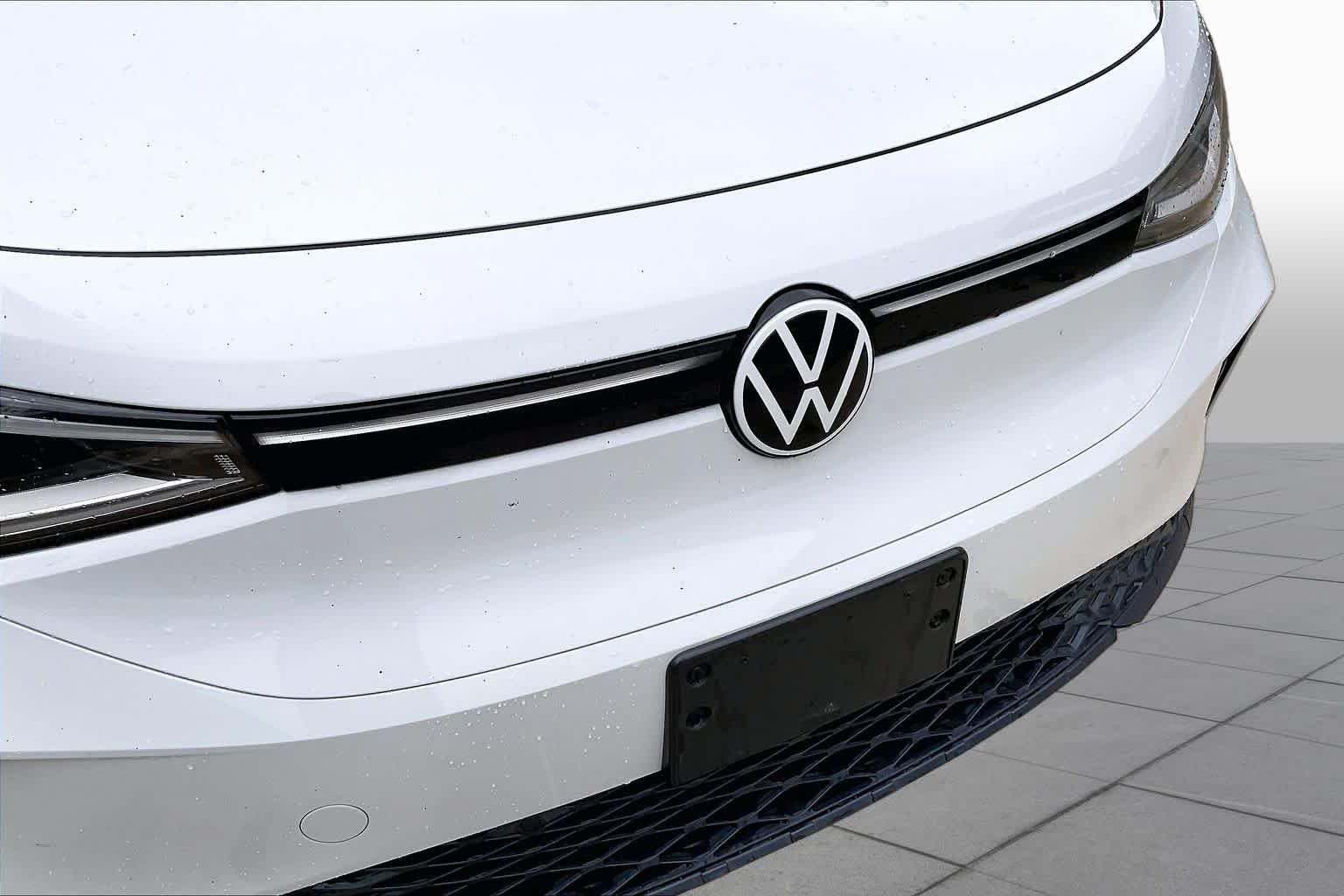 Used 2021 Glacier White Metallic/Black Roof Volkswagen 1st Edition image 29