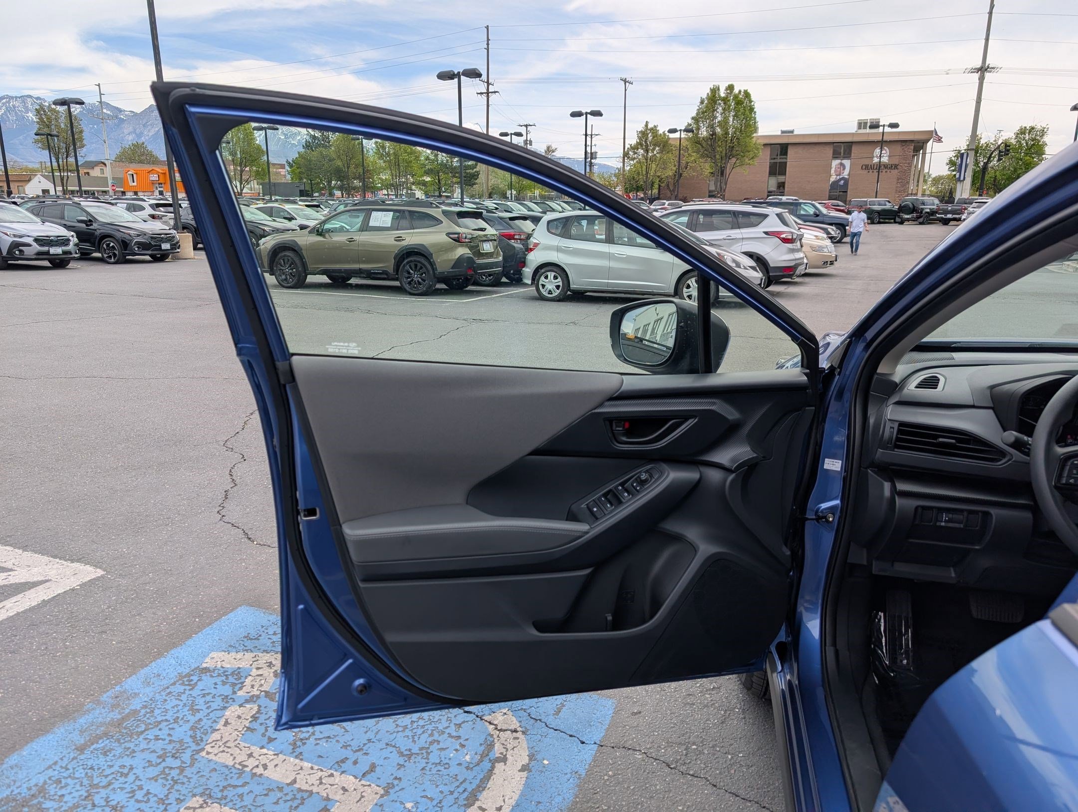 2025 Subaru Crosstrek Premium - Photo 12