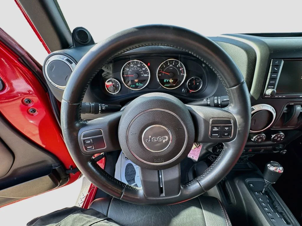 Used 2011 Red Jeep Sahara image 12