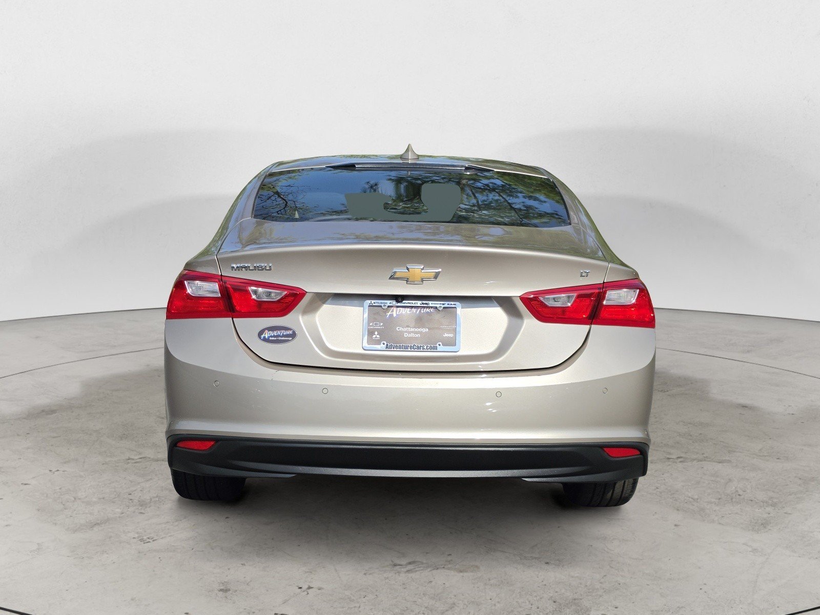Used 2024 Mineral Gray Metallic Chevrolet LT image 4