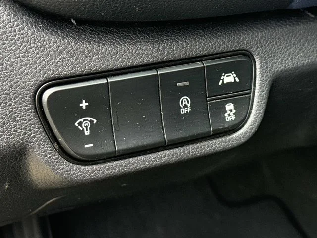 Used 2022 Yellow Kia S image 27
