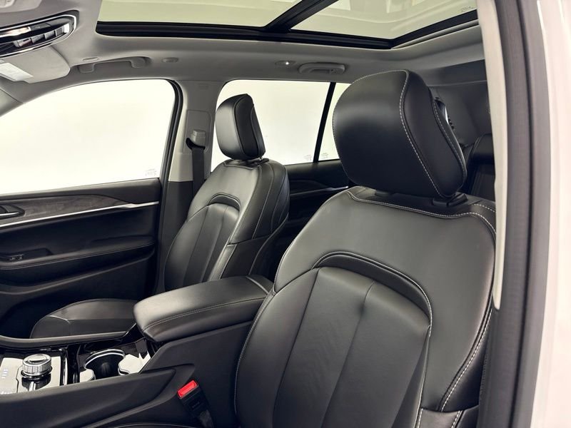 Used 2023 White Jeep Limited image 20