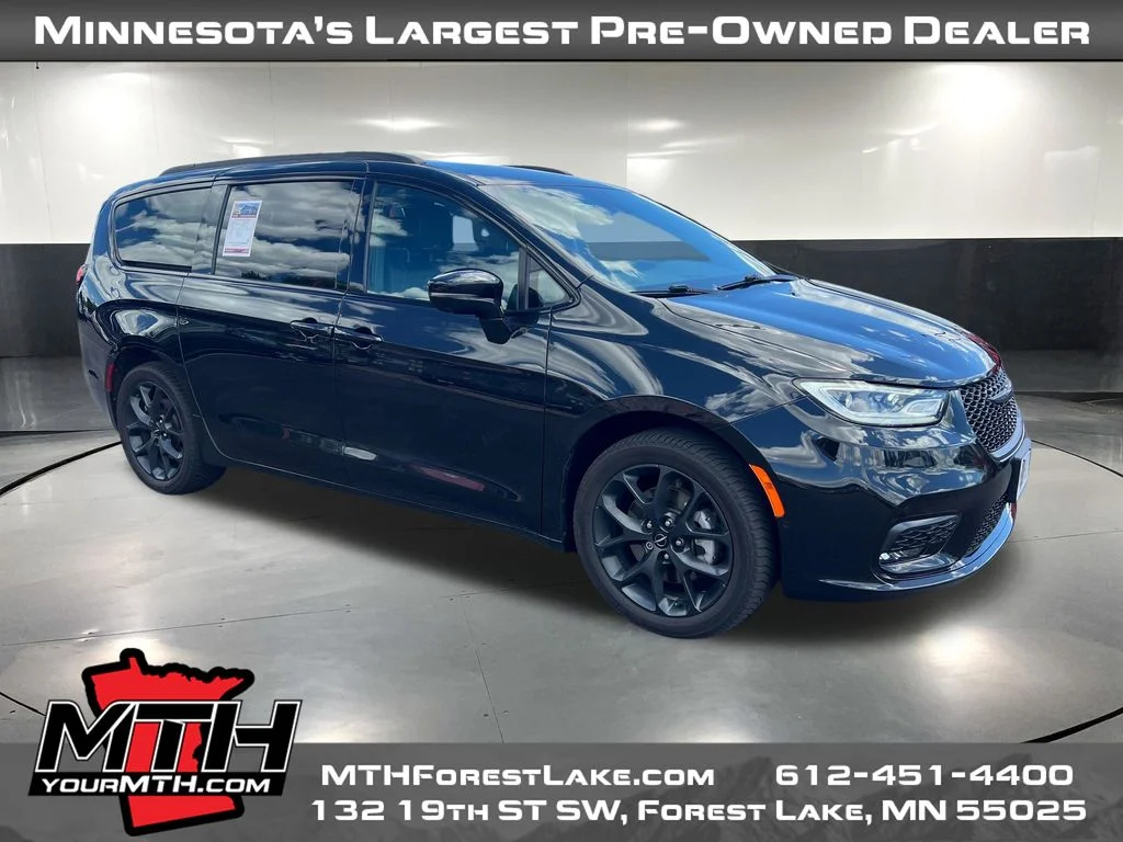 2021 Chrysler Pacifica Touring L's photo