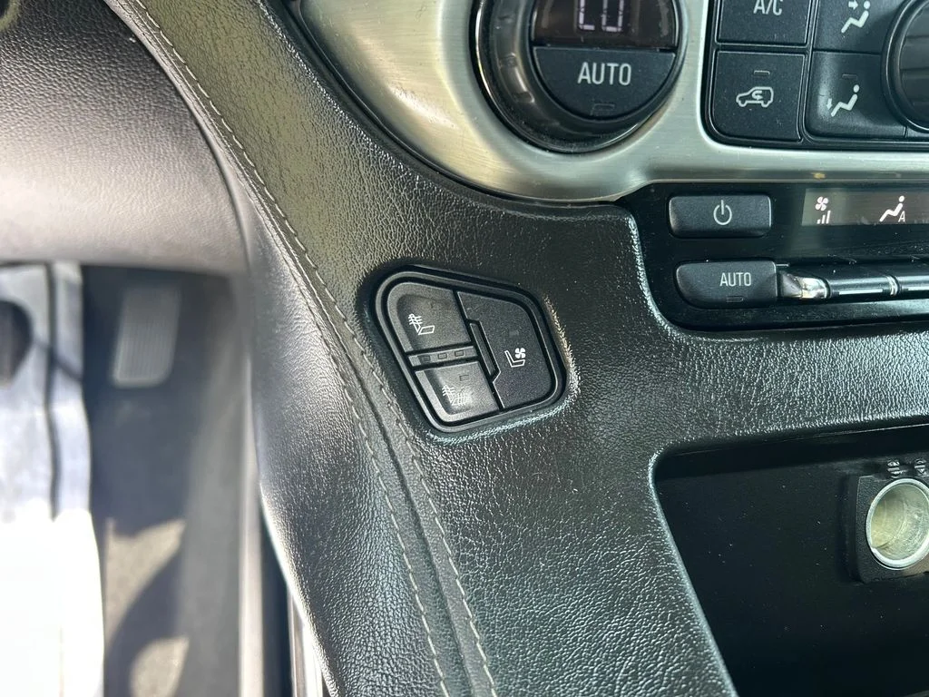 Used 2019 Black GMC SLT image 17