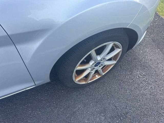 Used 2015 Gray Ford SE image 6