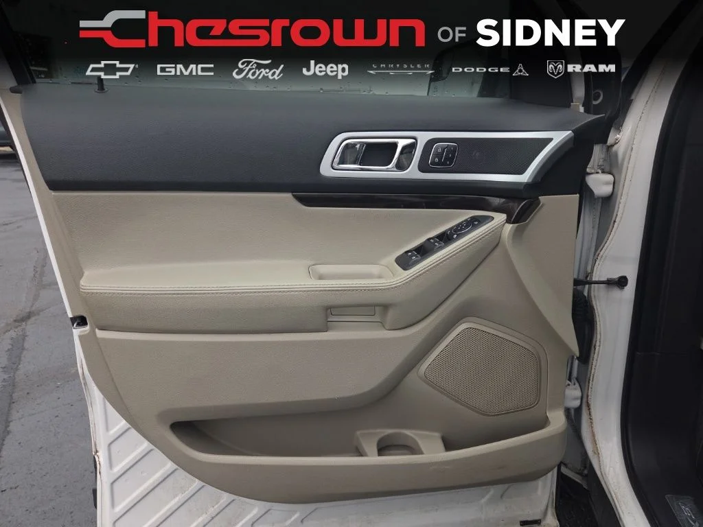 Used 2014 White Ford Limited image 19