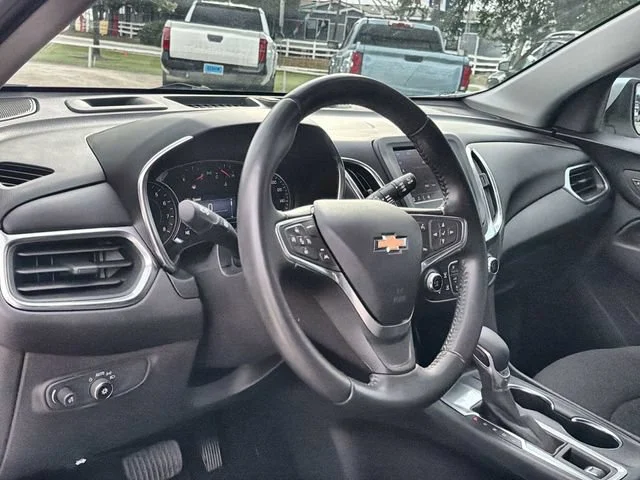Certified Used 2022 Iridescent Pearl Tricoat Chevrolet LT image 10