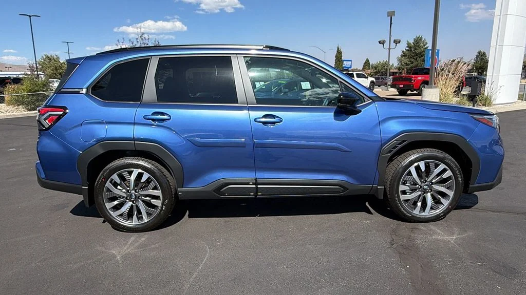 New 2026 DAYBREAK BLUE PEARL Subaru Touring image 2