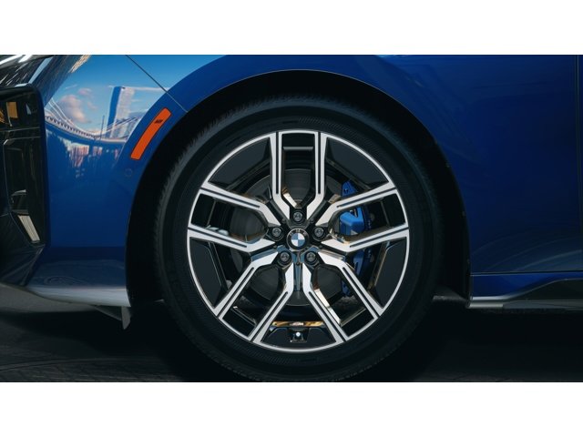 New 2026 Tanzanite Blue II Metallic BMW 740i xDrive image 7