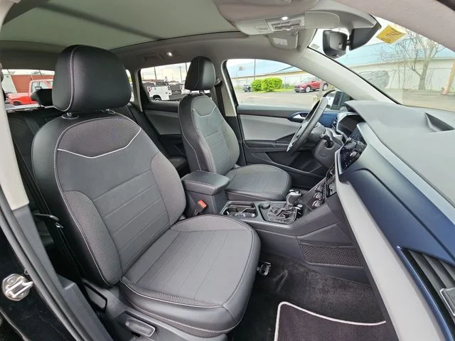 Used 2023 Black Volkswagen 1.5T SE image 28