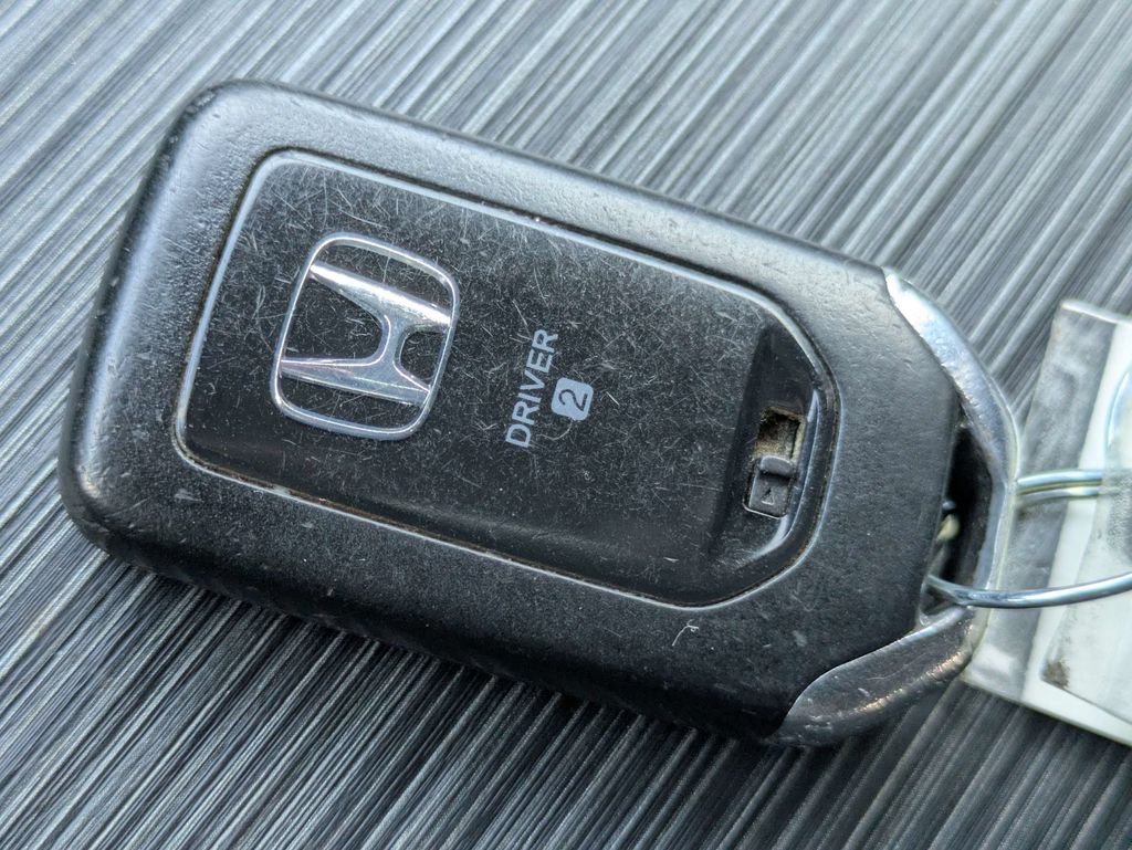 Used 2019 White Honda Elite image 36