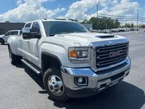 Used 2018 White GMC SLT image 9