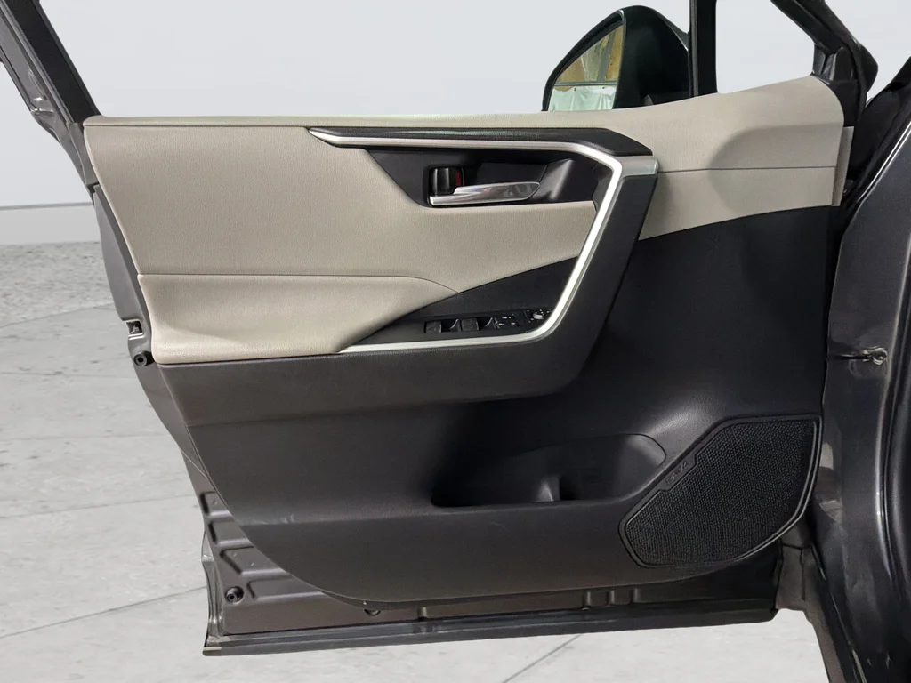 Used 2022 Gray Toyota XLE image 39