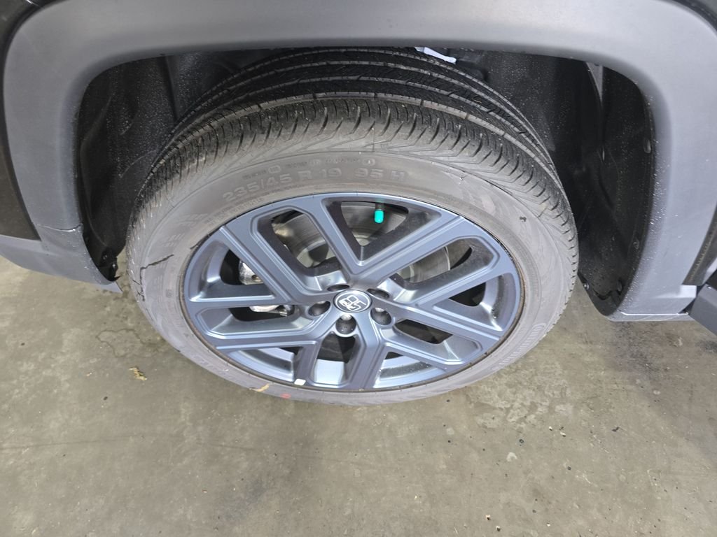 New 2026 Diamond Black Crystal Pearlcoat Jeep  image 10