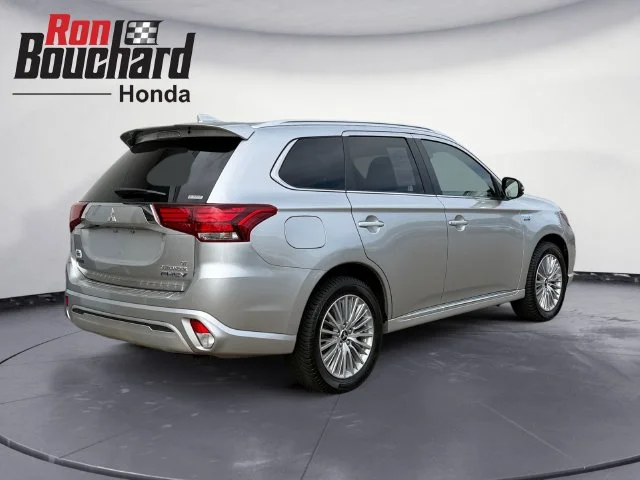 Used 2019 Silver Mitsubishi GT image 1