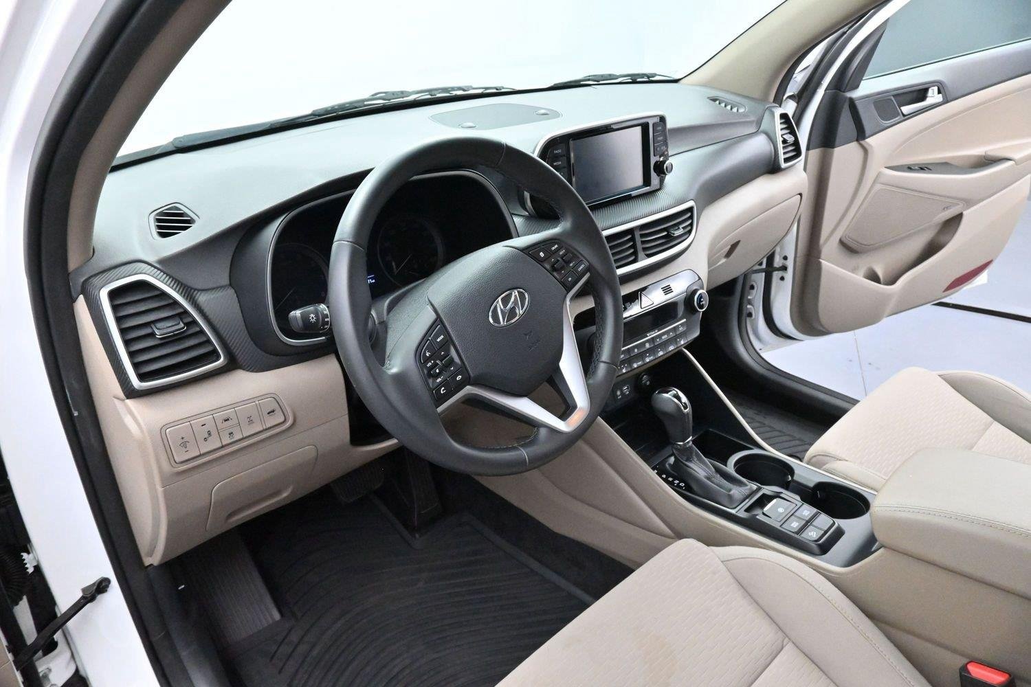 Used 2021 White Cream Hyundai Sport image 16