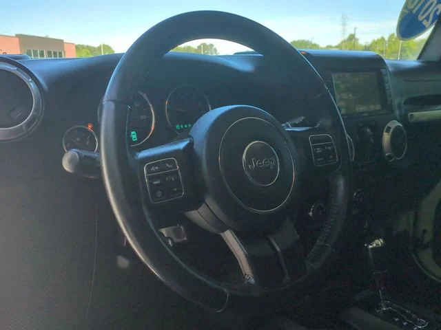 Used 2018 White Jeep Unlimited Sahara image 31