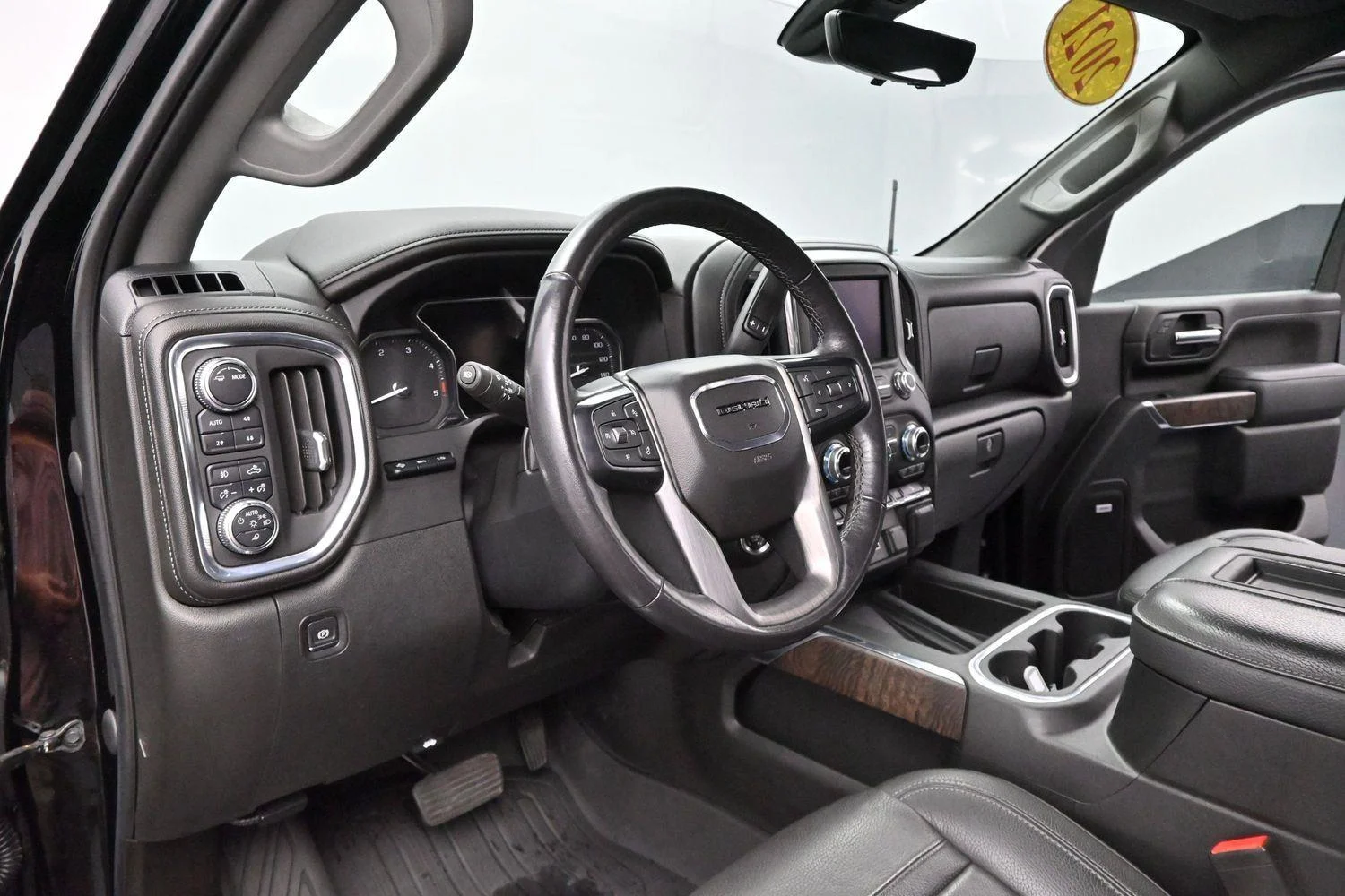 Used 2021 Onyx Black GMC Denali image 16