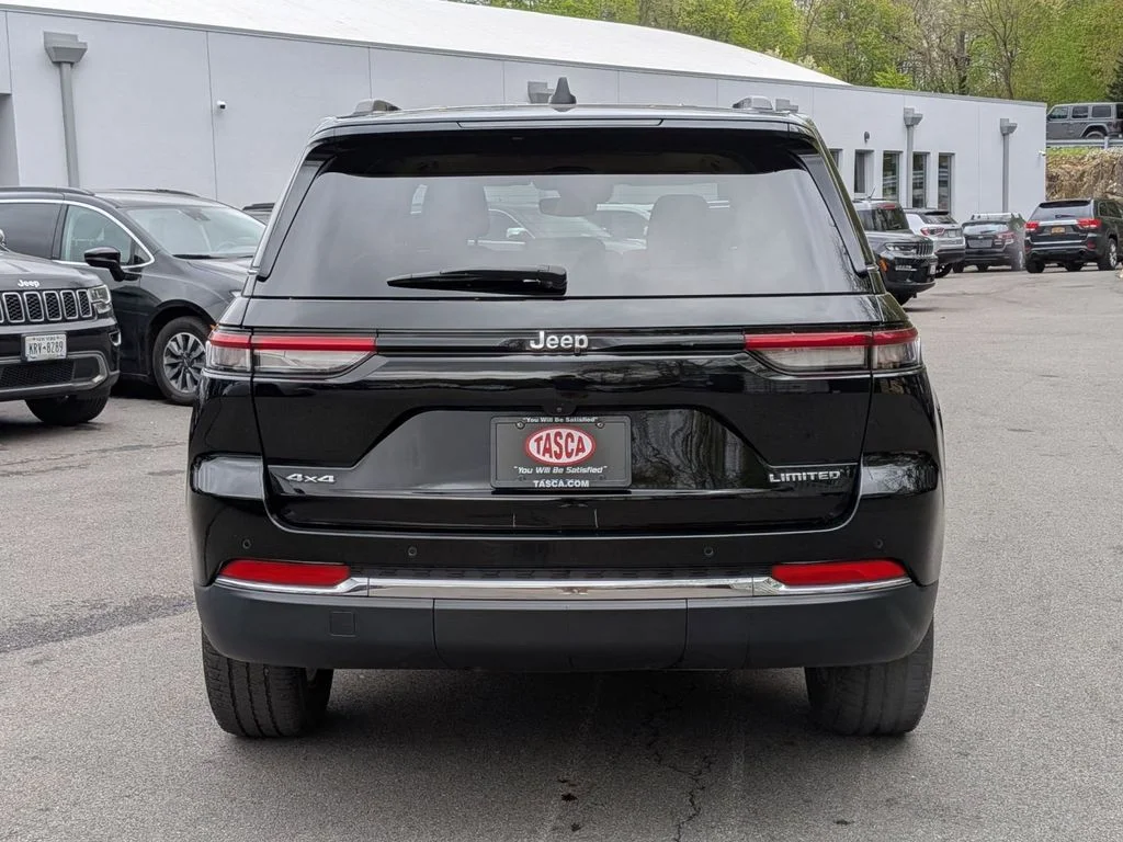 Used 2022 Black Jeep Limited image 4
