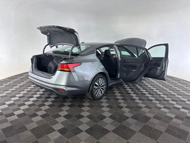 Used 2025 Gray Nissan 2.5 SV image 15