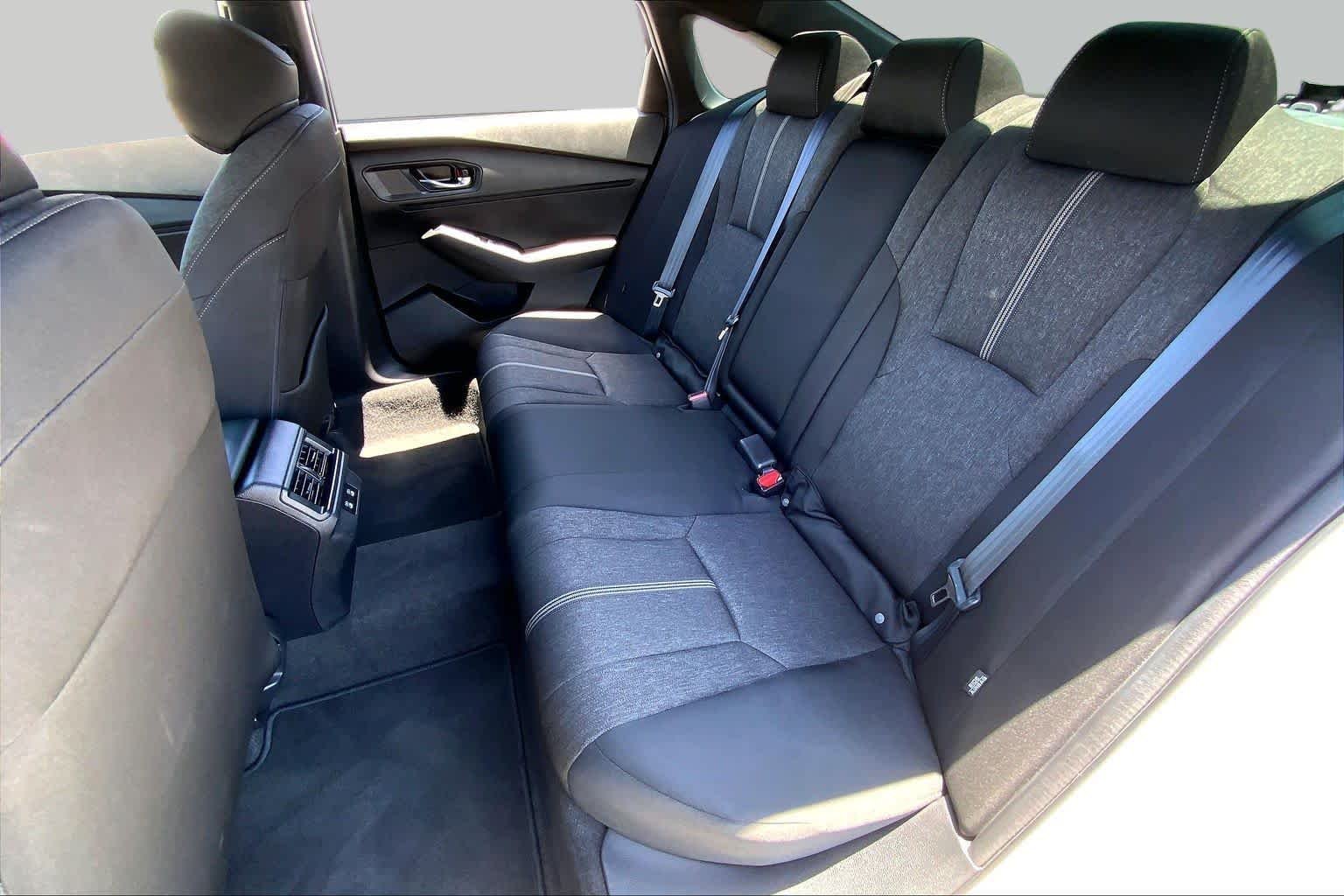 Used 2025 Platinum White Pearl Honda Sport image 20