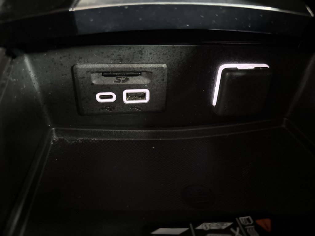 Used 2023 Ebony Twilight Metallic Buick Avenir image 33