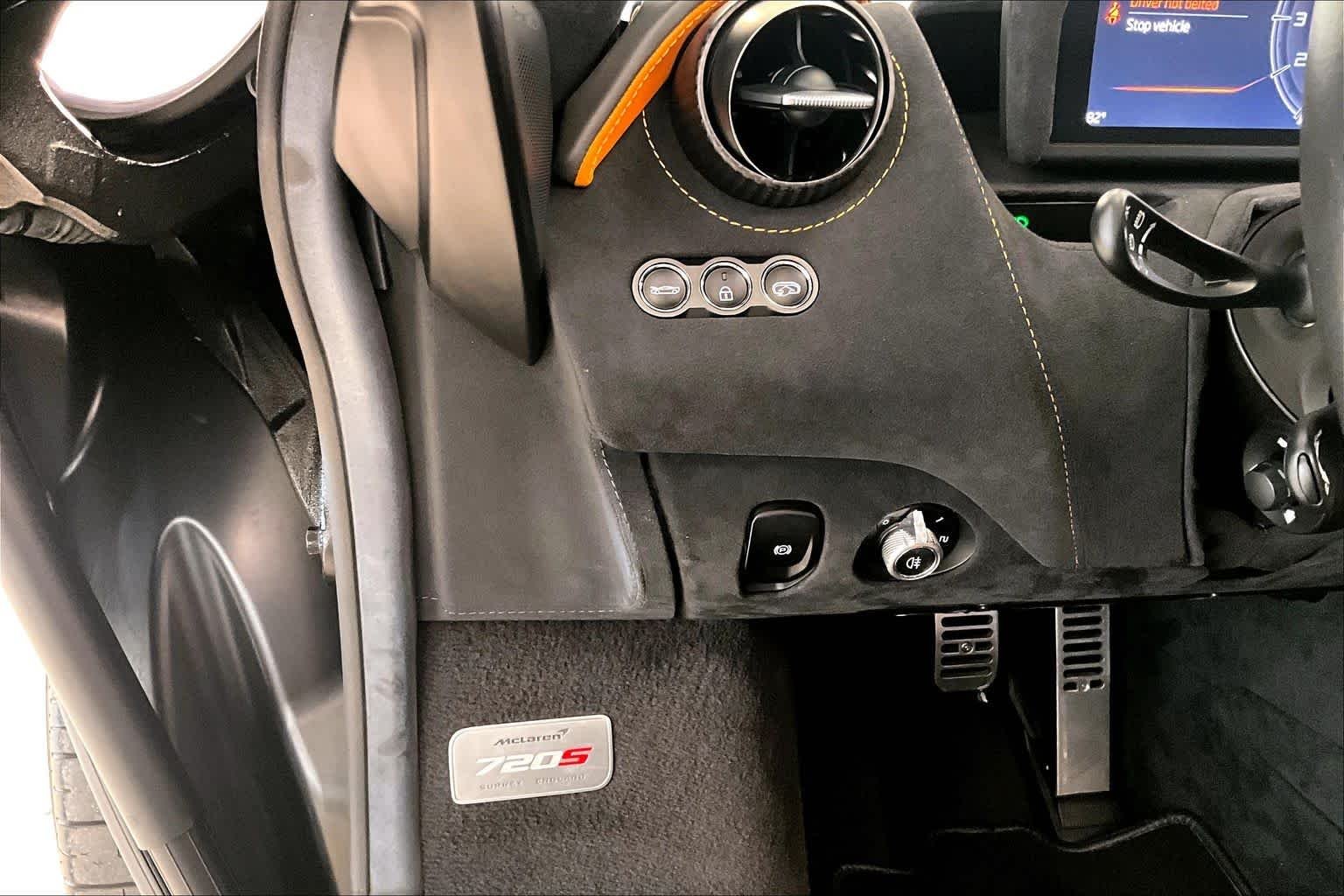 Used 2021 Ceramic Grey McLaren Performance image 28