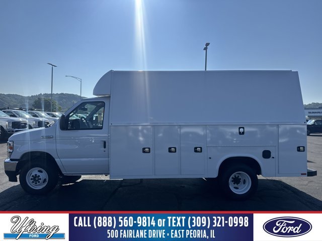 2026 Ford E-Series DRW E-450 Super Duty 158 in WB's photo