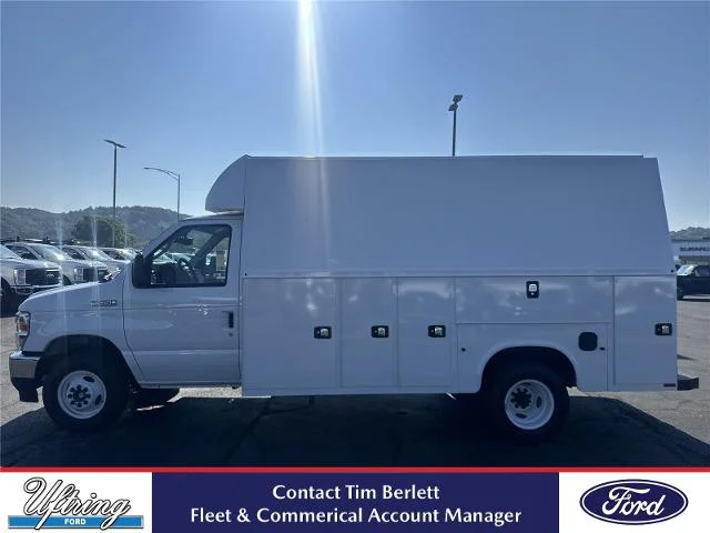 2026 Ford E-Series DRW E-450 Super Duty 158 in WB's photo
