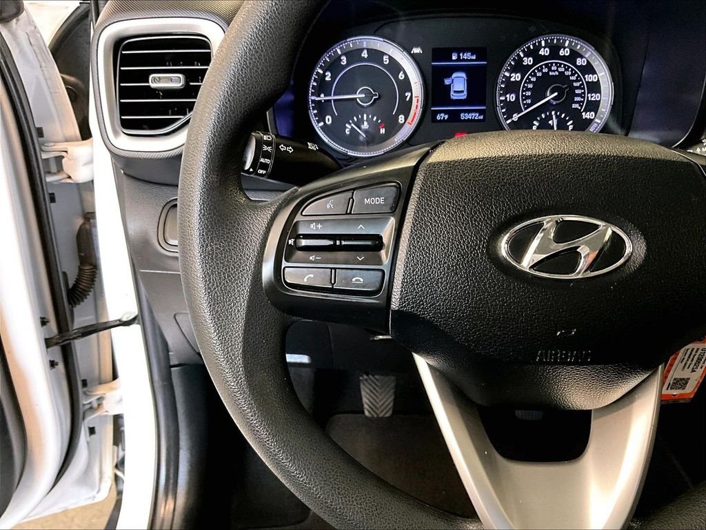 Used 2020 White Hyundai SE image 24