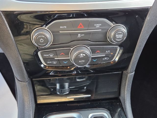 Used 2023 White Chrysler Touring image 19