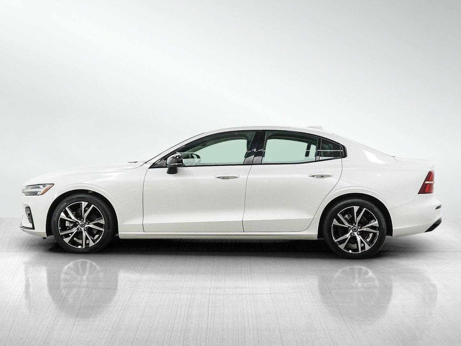 Used 2025 Volvo S60 Core with VIN 7JRL12GJ3SG362095 for sale in South Saint Paul, Minnesota