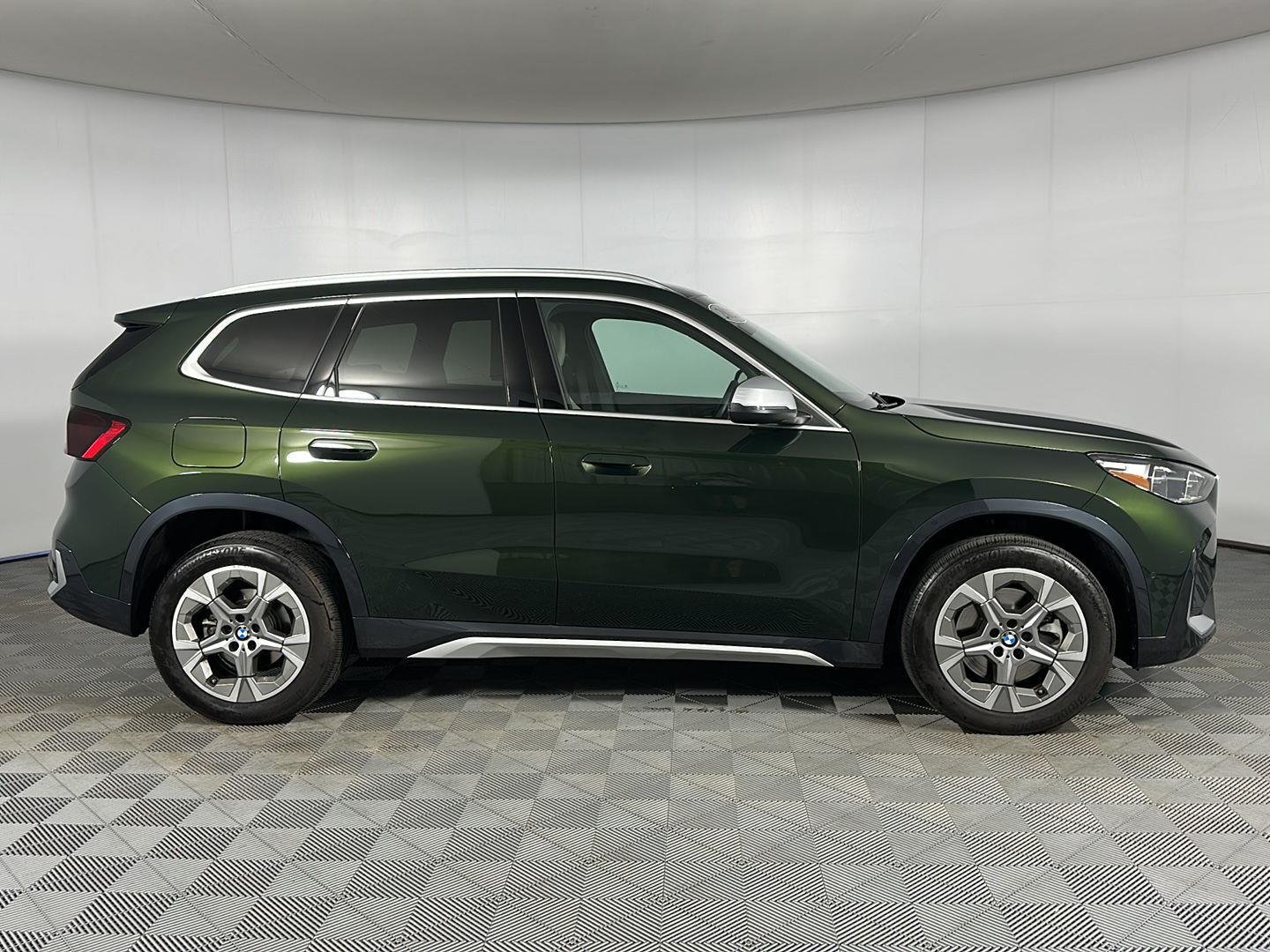 Used 2023 San Remo Green Metallic BMW xDrive28i image 25