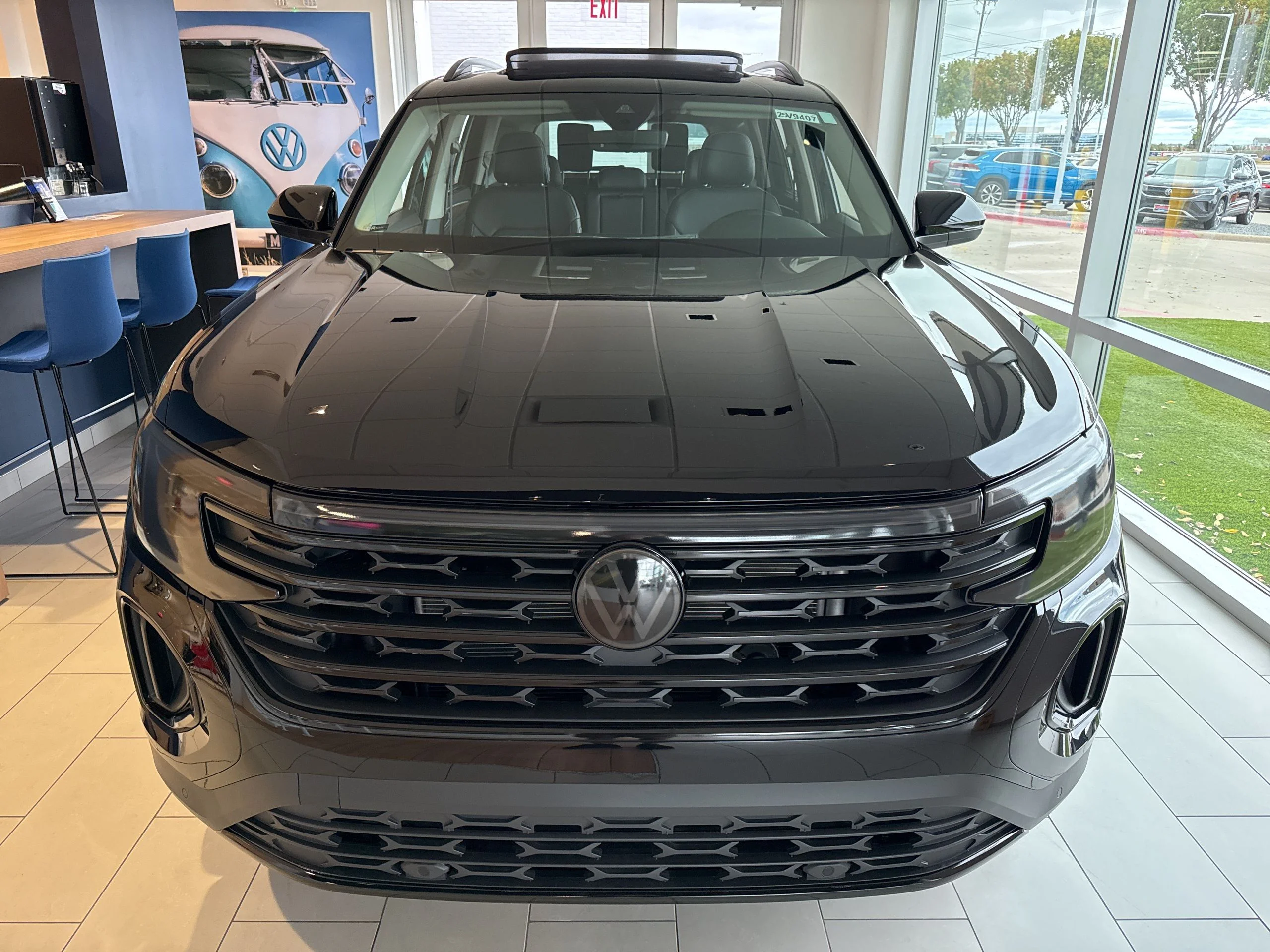 2025 Volkswagen Atlas SE w/Tech - Photo 9