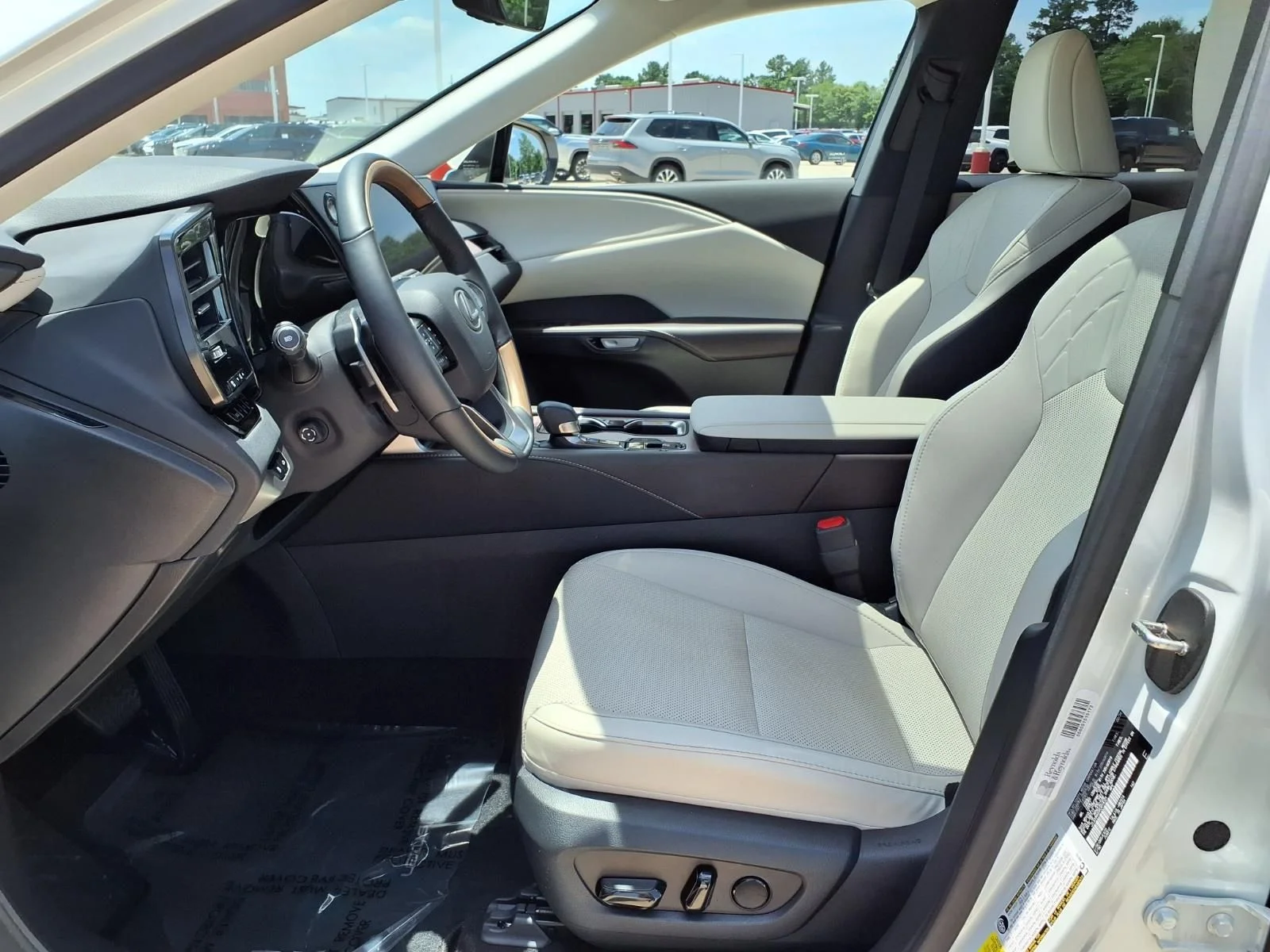 Used 2024 White Lexus 350 Premium image 17