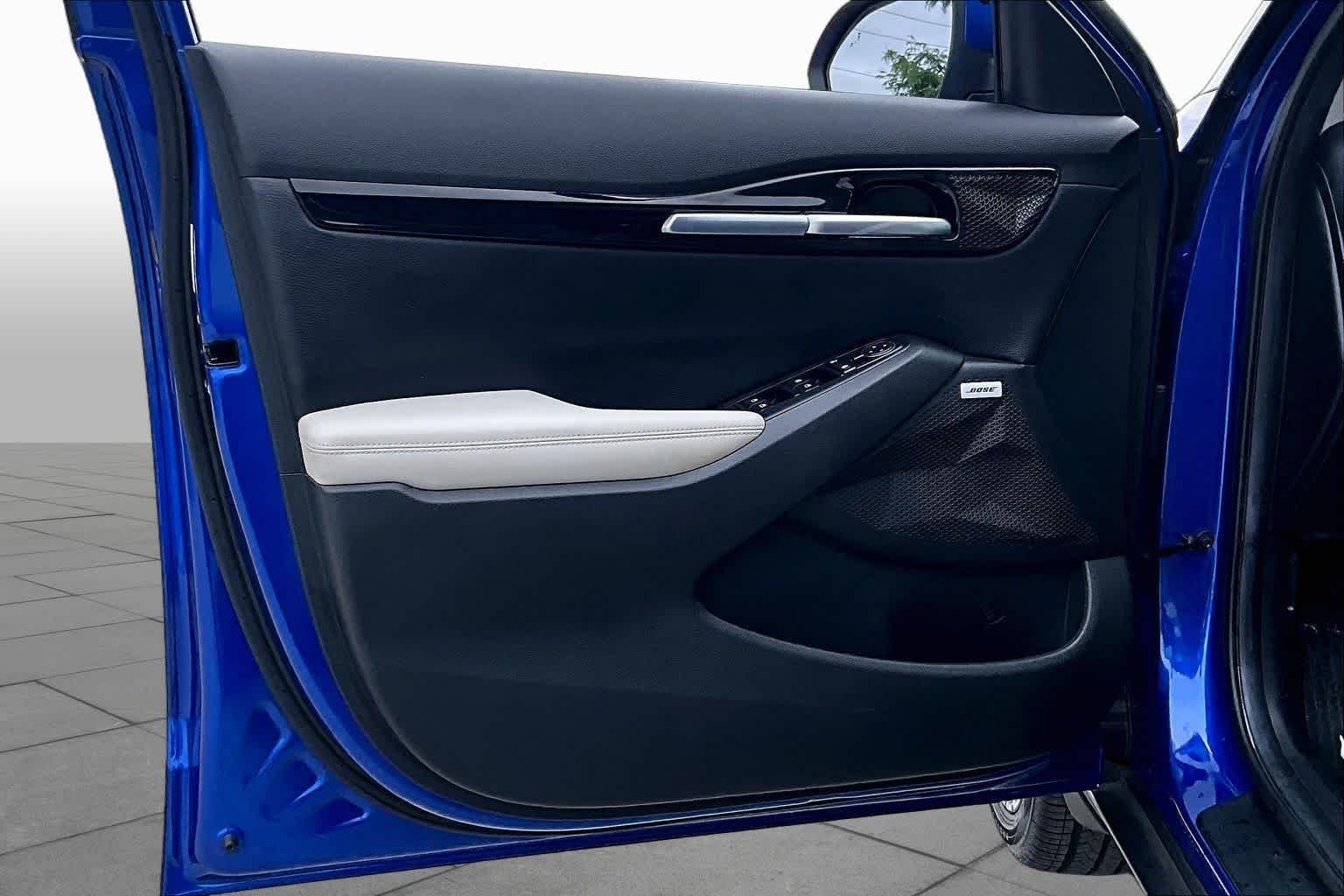 Used 2021 Neptune Blue Kia SX image 21