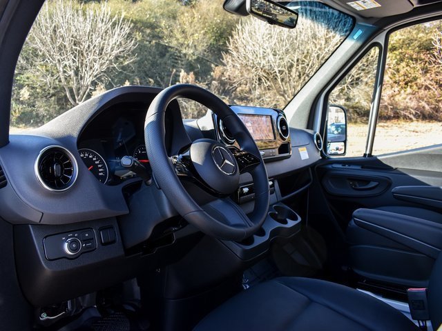 New 2026 Arctic White Mercedes-Benz Cargo 144 WB image 36