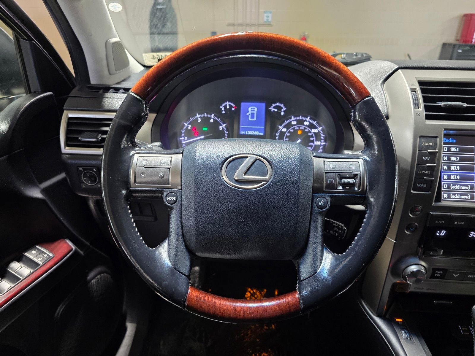 Used 2016 Gray Pearl Lexus 460 image 31