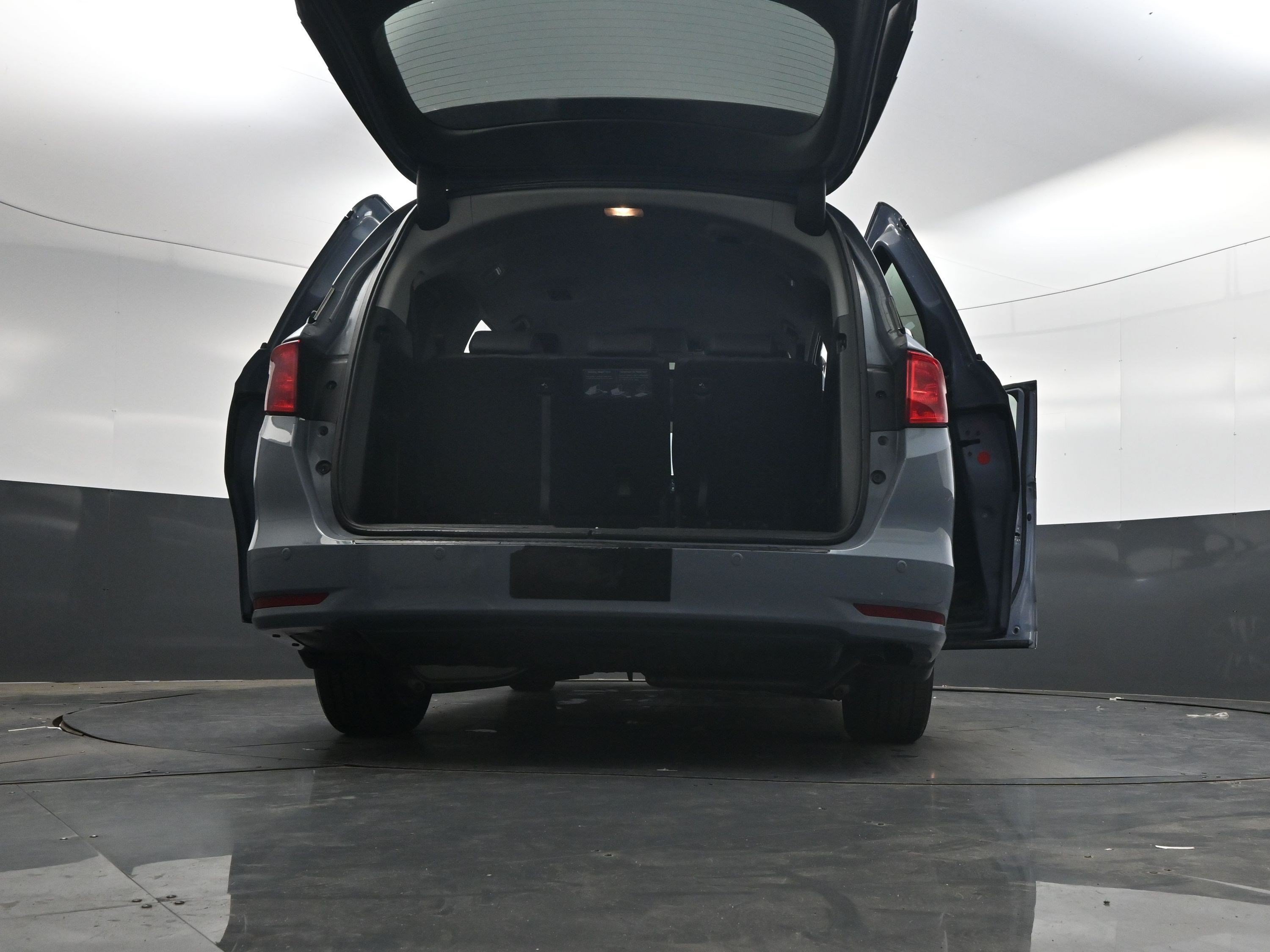 Used 2023 Sonic Gray Pearl Honda Touring image 38
