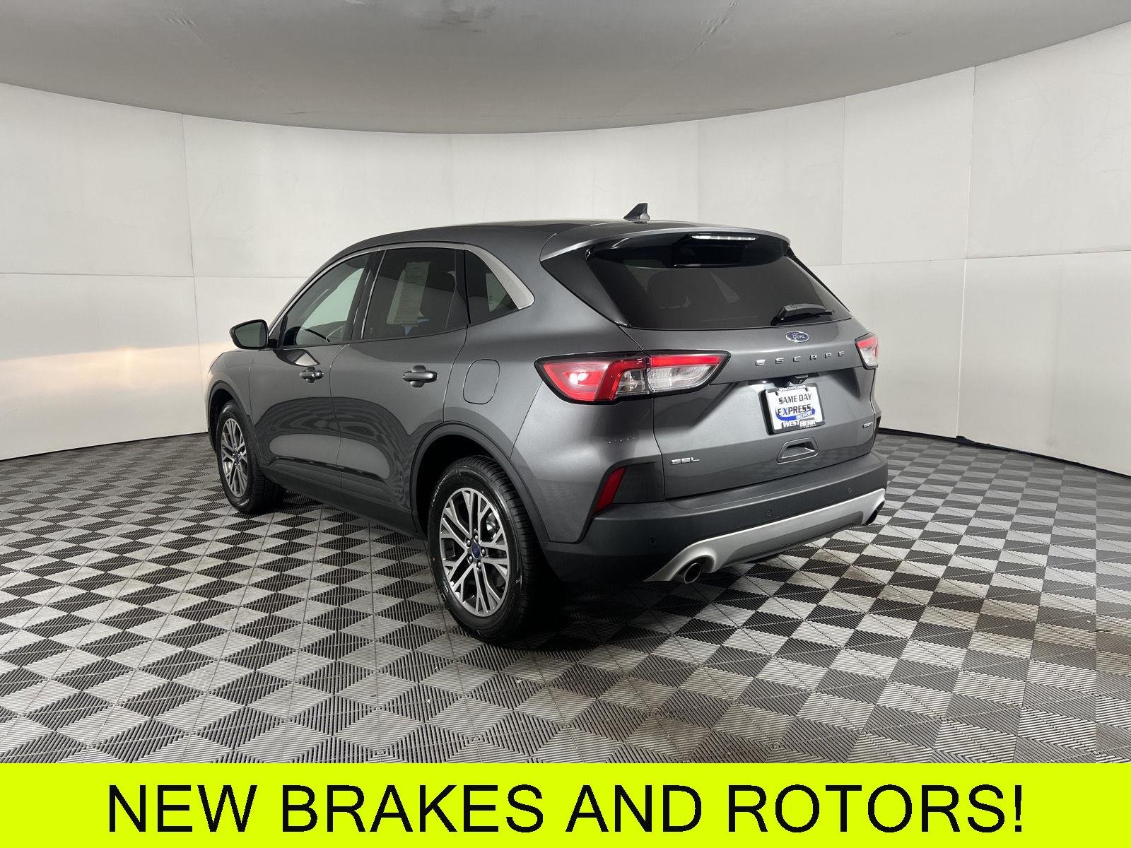 Used 2022 Carbonized Gray Ford SEL image 5