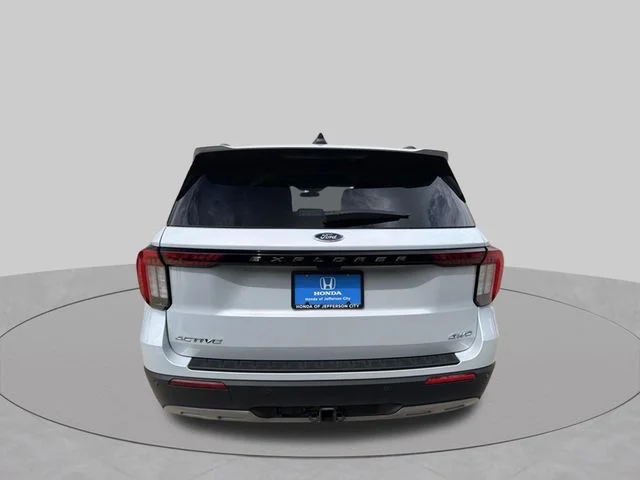 Used 2025 White Metallic Ford Active image 4