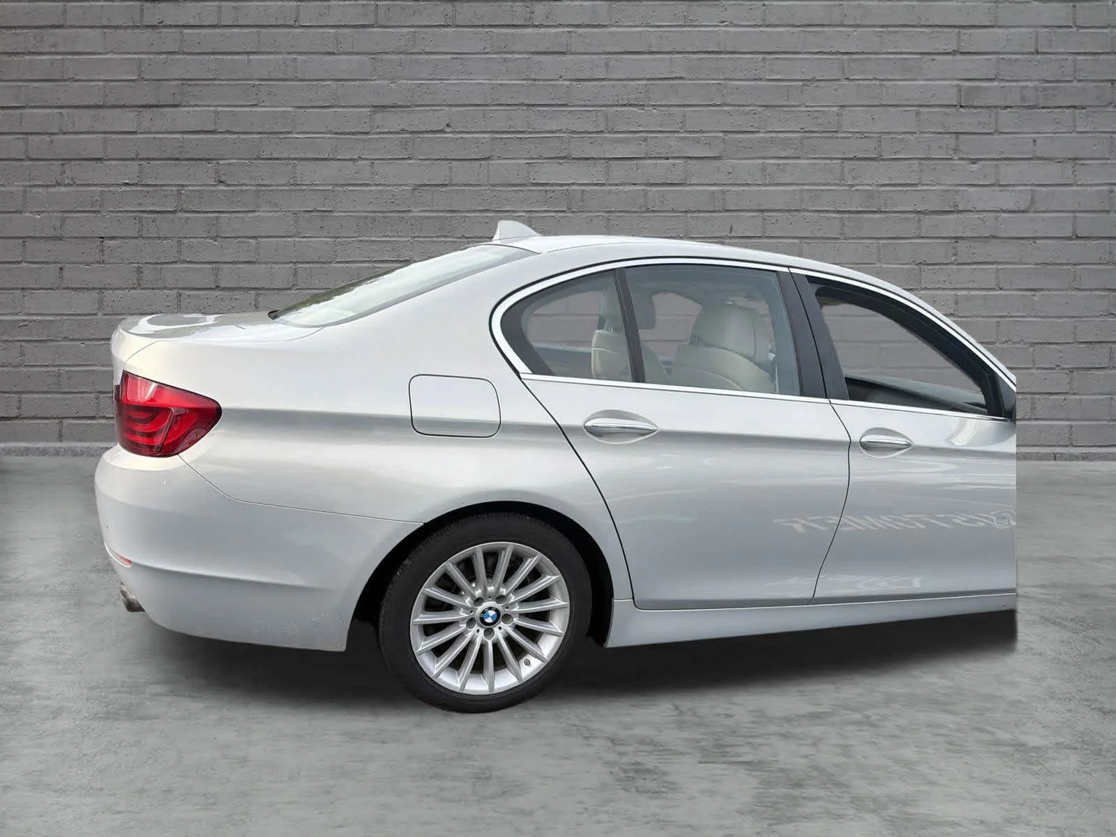 Used 2013 Silver BMW 535i xDrive image 9
