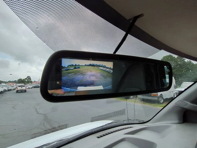 New 2025 Summit White GMC 1WT image 16