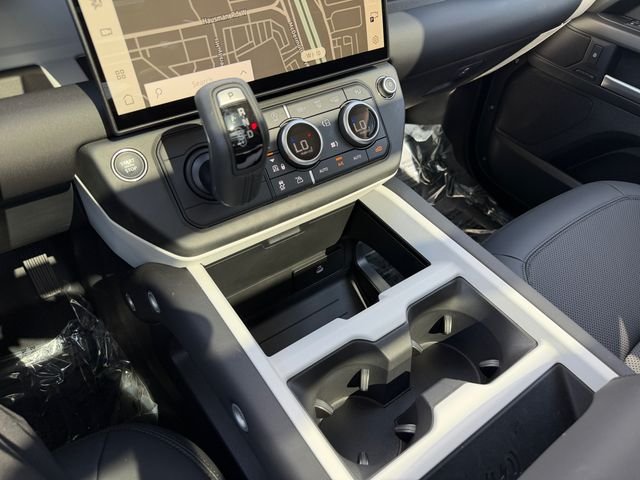 New 2026 Woolstone Green Land Rover S image 24