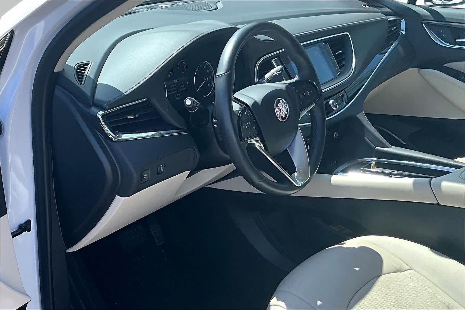 Used 2024 White Frost Tricoat Buick Essence image 34